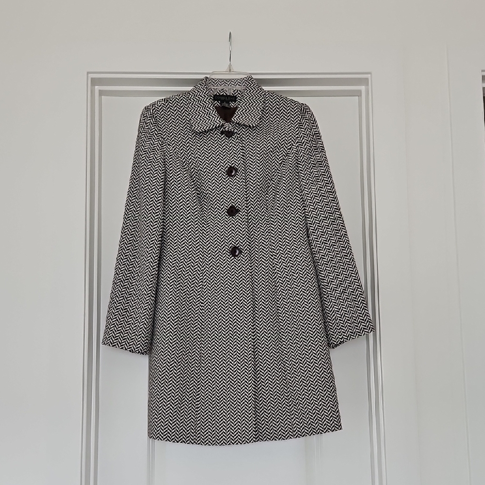 NWOT DONNA RAE Women's Brown and Beige Herringbone Coat